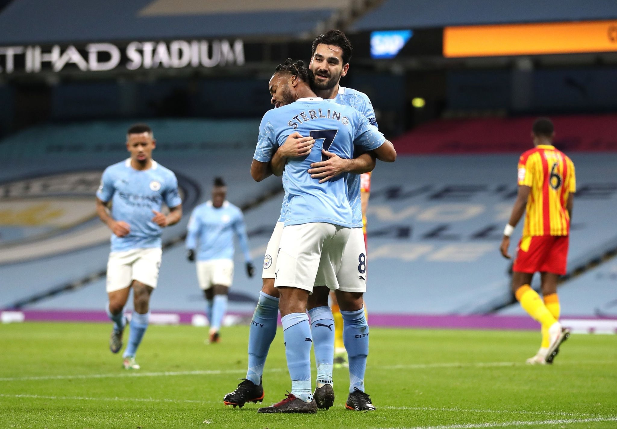 东家的对决 东家的对决